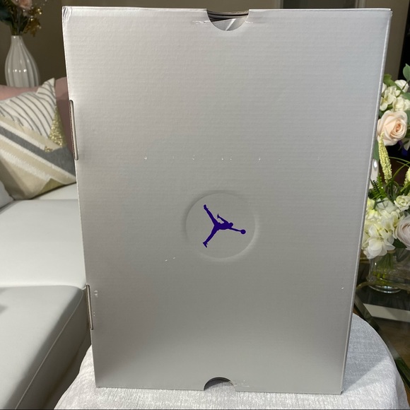 Men's Jordan 13 Retro "Court Purple" Black/Court Purple-White (DJ5982 015). - Picture 9 of 9